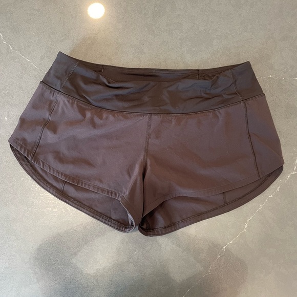 Lulu Lemon Speed Up Low-Rise Lined Short 2.5" !! Very lightly worn! - Picture 2 of 7